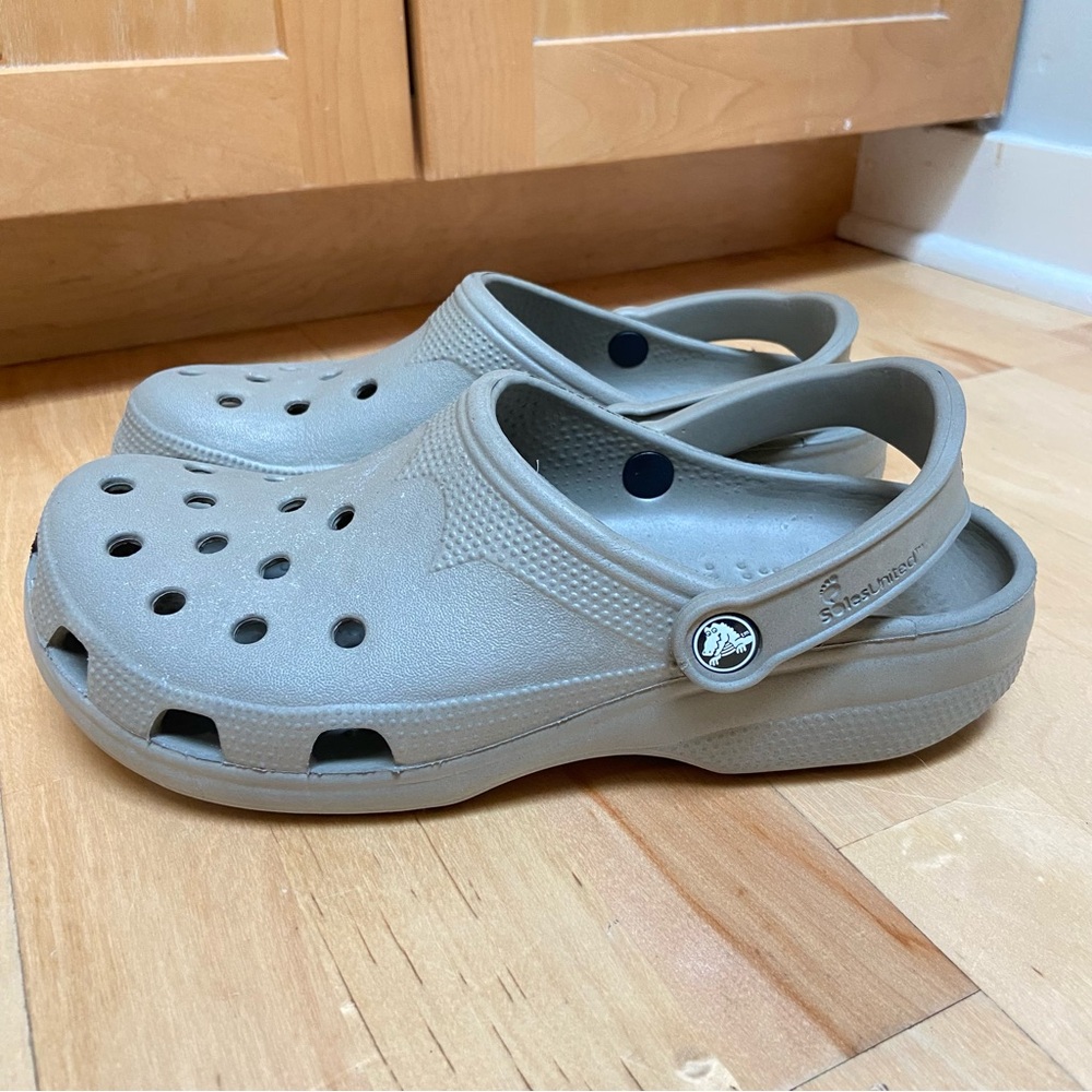 CROCS Tan Clogs M 8-9 W 10-11
